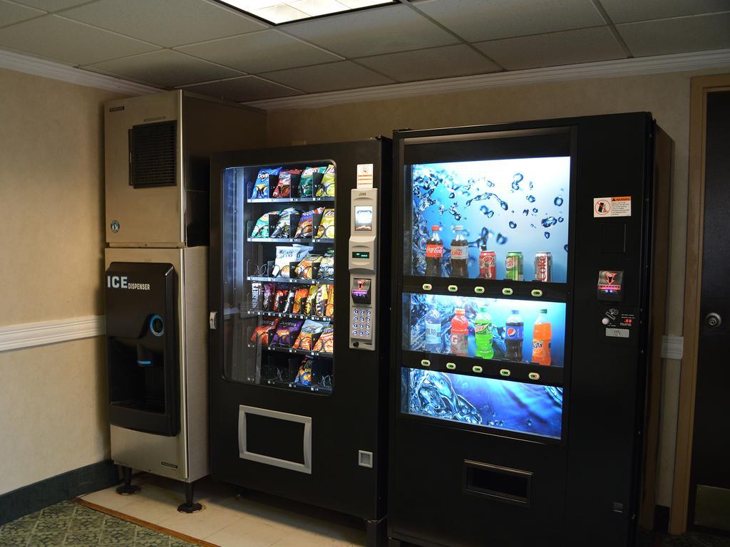 מלון Baymont By Wyndham East Windsor Bradley Airport מראה חיצוני תמונה