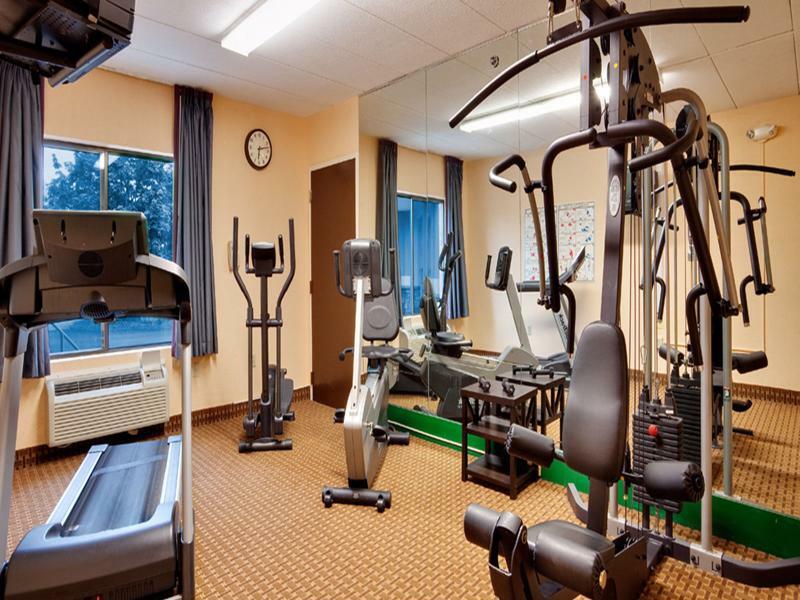 מלון Baymont By Wyndham East Windsor Bradley Airport מראה חיצוני תמונה